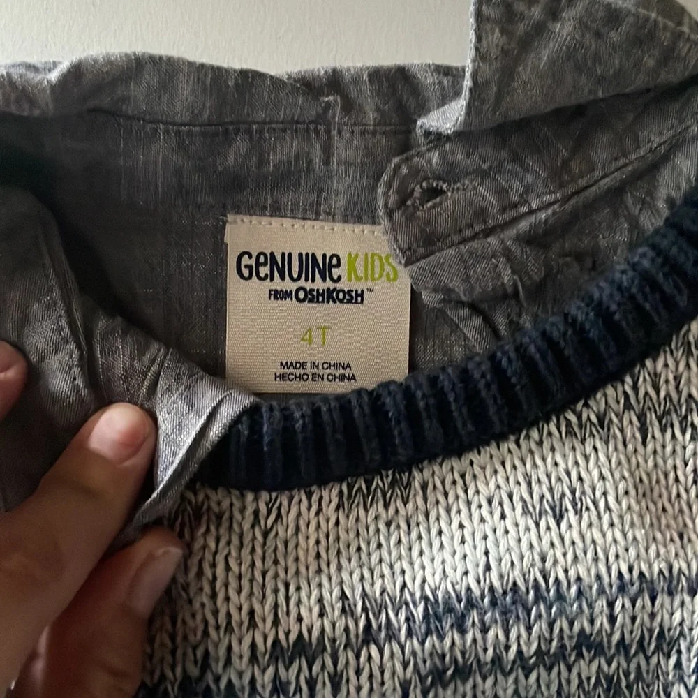 OshKosh B’Gosh size 4T sweater, light gray to navy blue